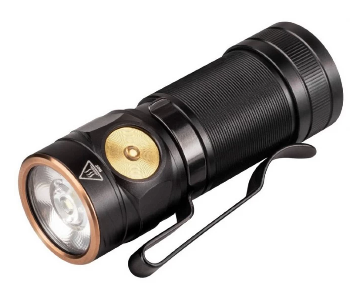 Фонарь Fenix E18R Cree XP-L HI LED