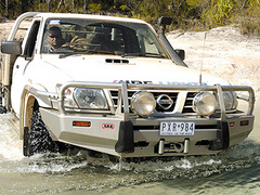 Передний силовой бампер Deluxe для Nissan Patrol Y61 ARB 97-04