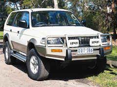 Передний силовой бампер Deluxe для Mitsubishi Pajero Sport 98-07 ARB